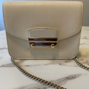 furla metropolis crossbody